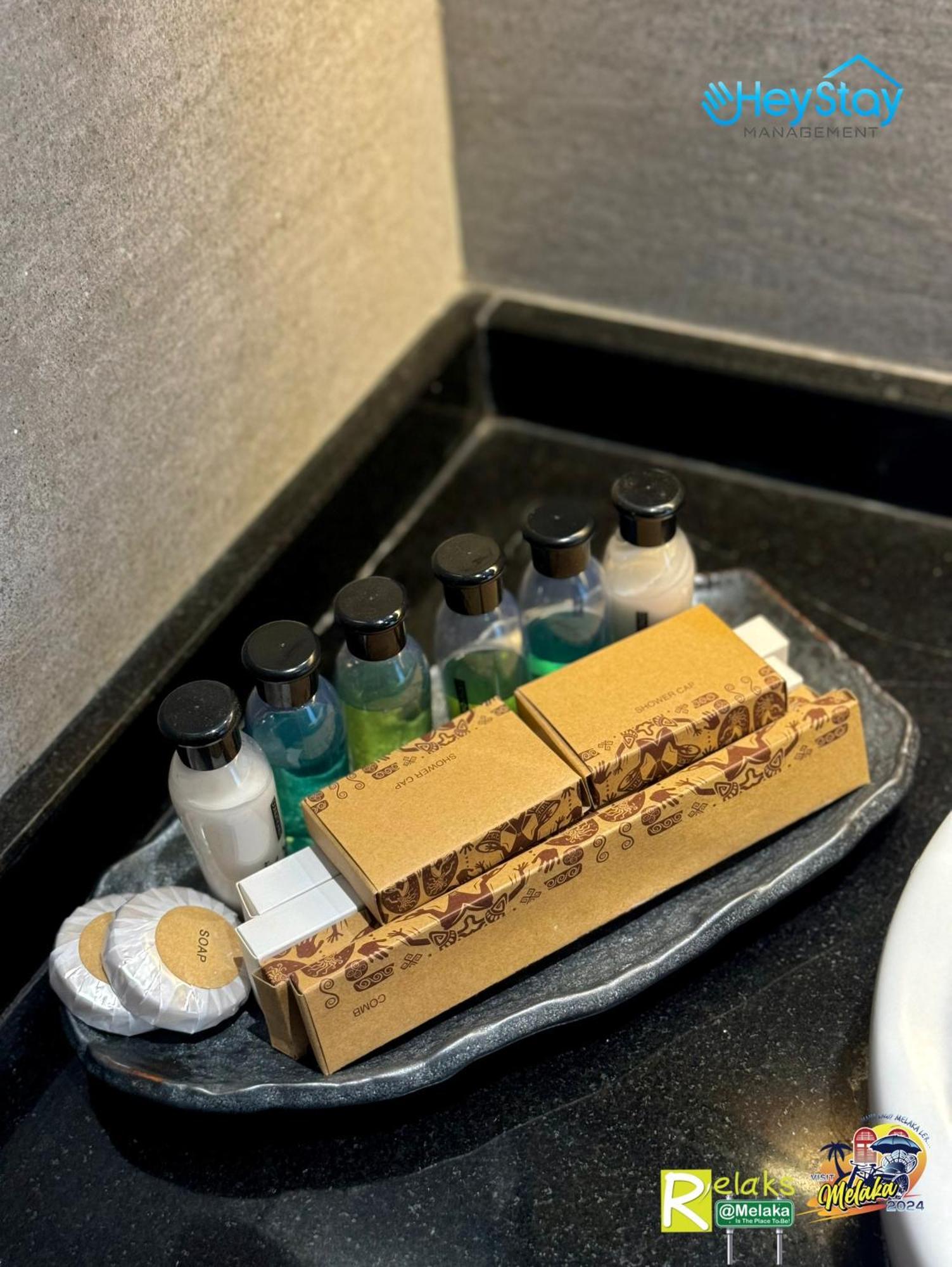 Modern Cave Guest House Walking Distance 5Mins To Jonker Malacca Extérieur photo